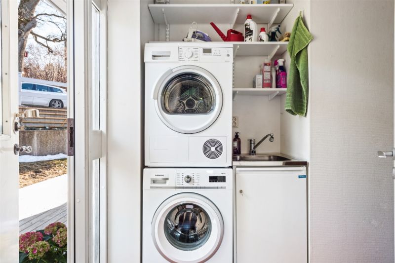 9. Renovering tva╠ettpelare till sto╠erre badrum i fastighetshus